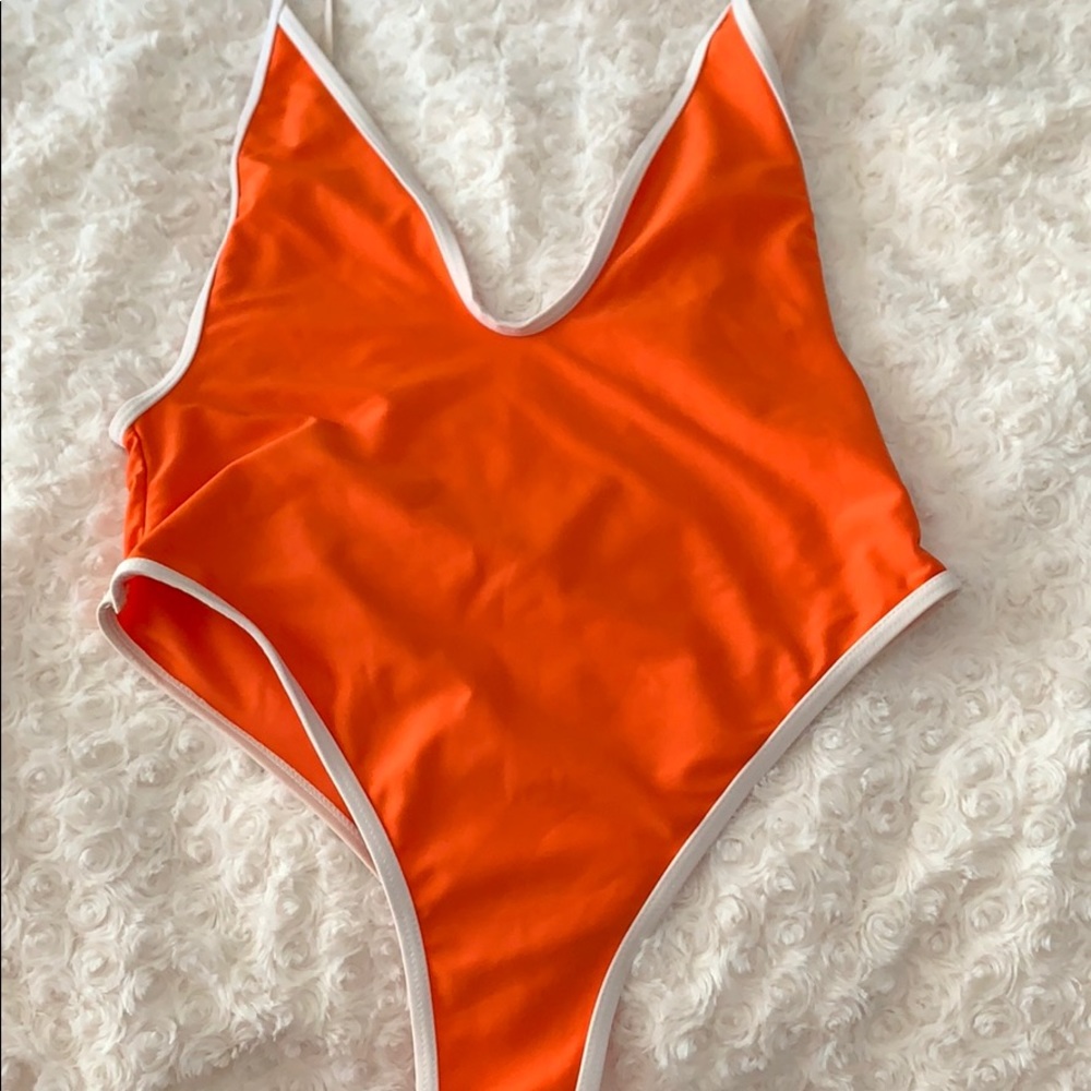 Thong bikini